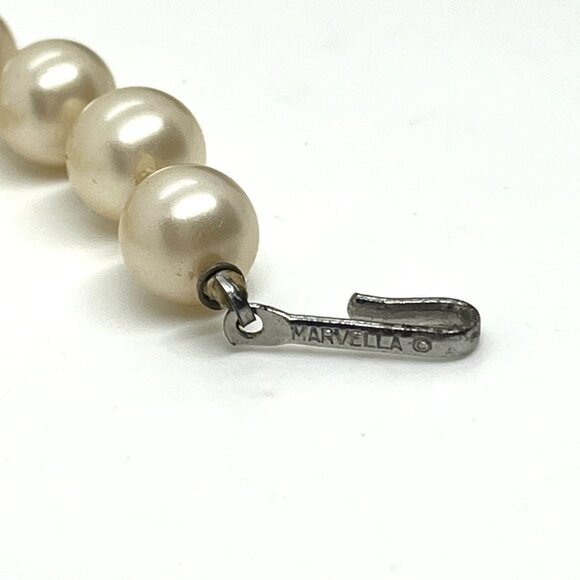 MARVELLA PEARL NECKLACE W/ GOLD TONE HEART ENHANCER PENDANT RHINESTONE VINTAGE - Picture 11 of 16